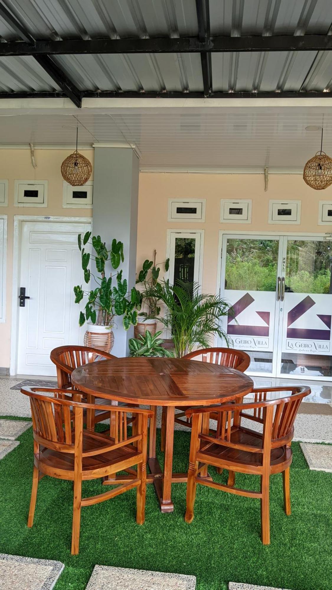 La Geiro Villa 纳闽巴霍 外观 照片